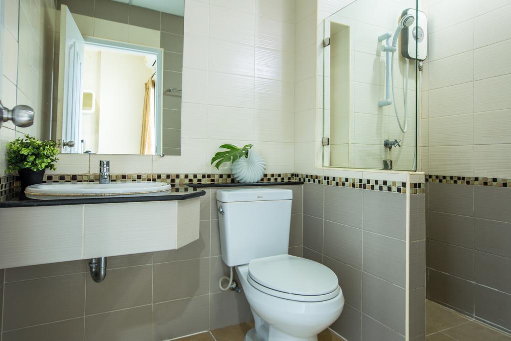 Central Place Serviced Apartment Chonburi Exterior foto